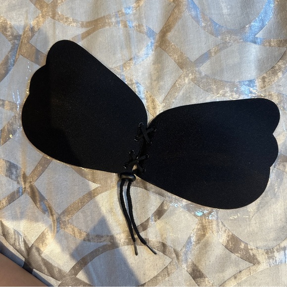 NEW Black Backless Sticky Bra Push Up Adjustable light reusable XS Small A B cup - Picture 1 of 3